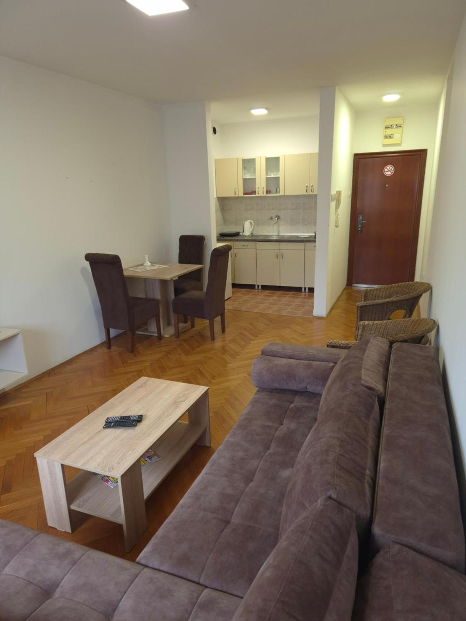 Apartmani Jasmin Újvidék Kültér fotó