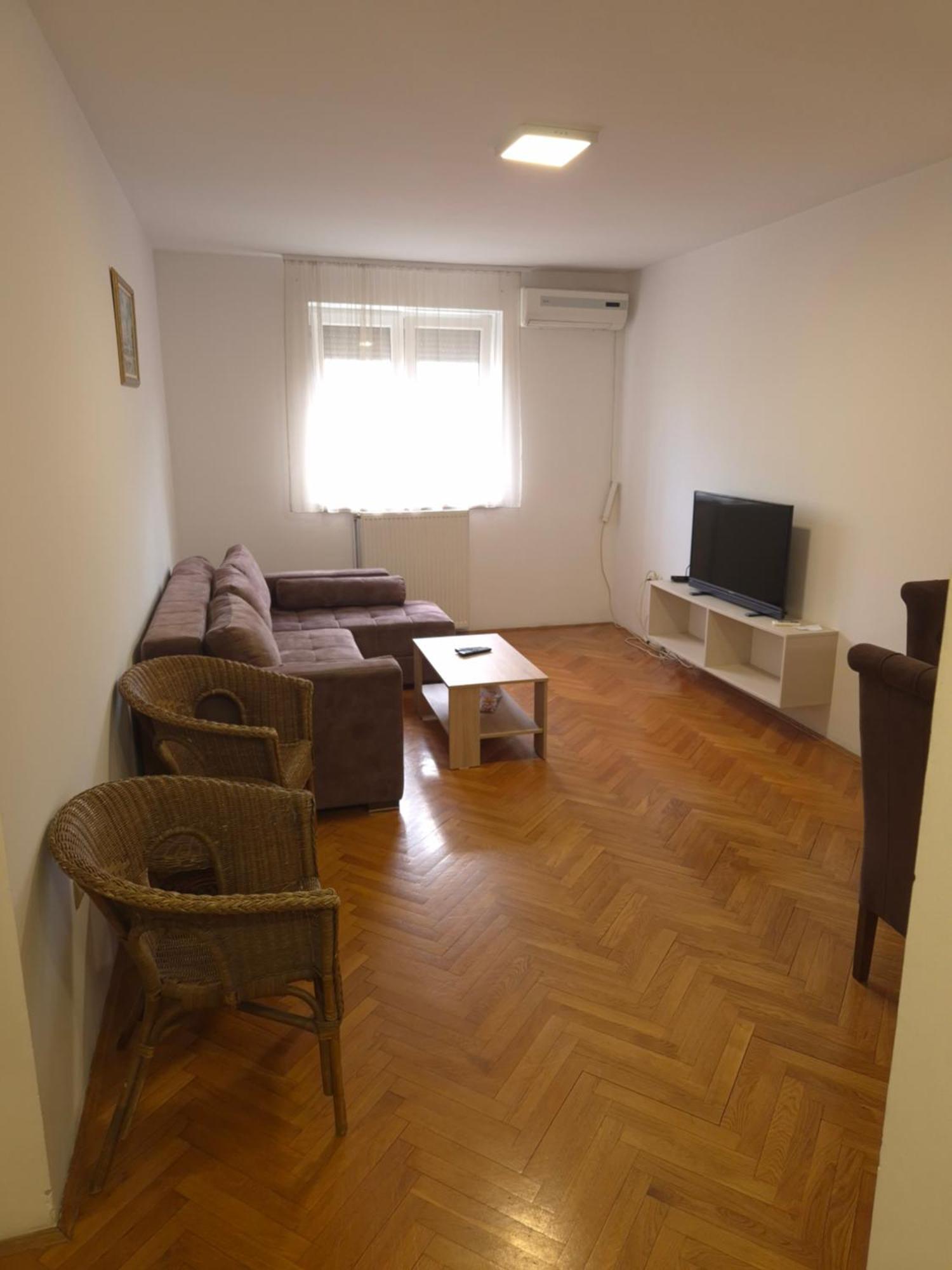 Apartmani Jasmin Újvidék Kültér fotó